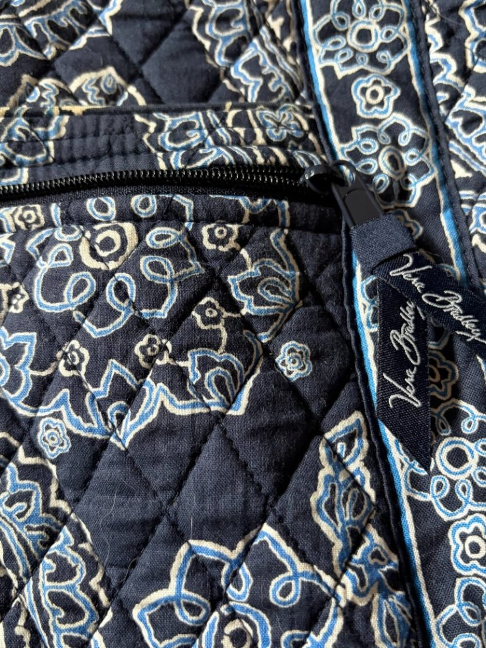 Retired Vera Bradley blue bandana hipster crossbody bag purse - Picture 2 of 9
